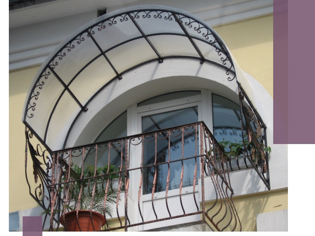 Козырьки над балконом в Кушве — изготовление и монтаж