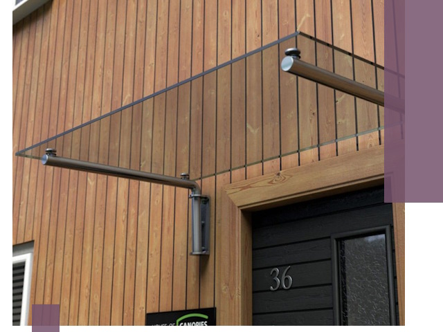 Стеклянные козырьки на входы и фасады в Кушве