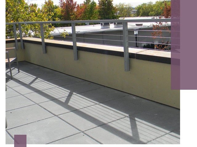 Металлические парапеты под ключ в Кушве: монтаж и изготовление