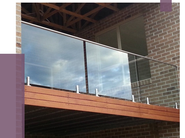 Стеклянные парапеты на крыше и террасе в Кушве от 11548 руб. | ПРОЛЁТ-Кшв