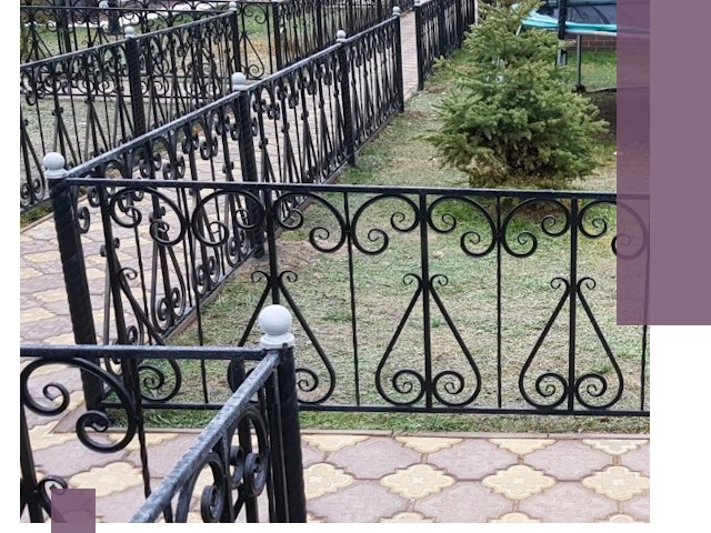 Кованые газонные ограждения под ключ в Кушве